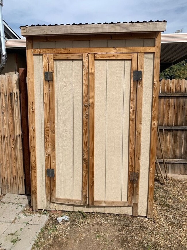 Building Photo - 1 Bedroom - 1 Bath -  Plus Office - 795 Sq. Ft. - Duplex - Chandler