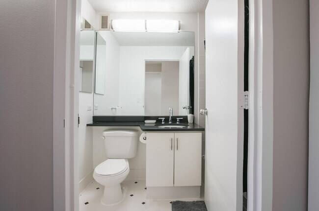 Building Photo - 58 W 91st St