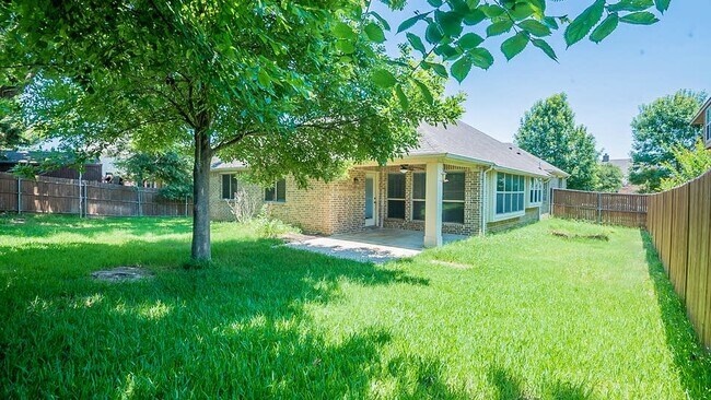 Building Photo - 912 Tara Dr