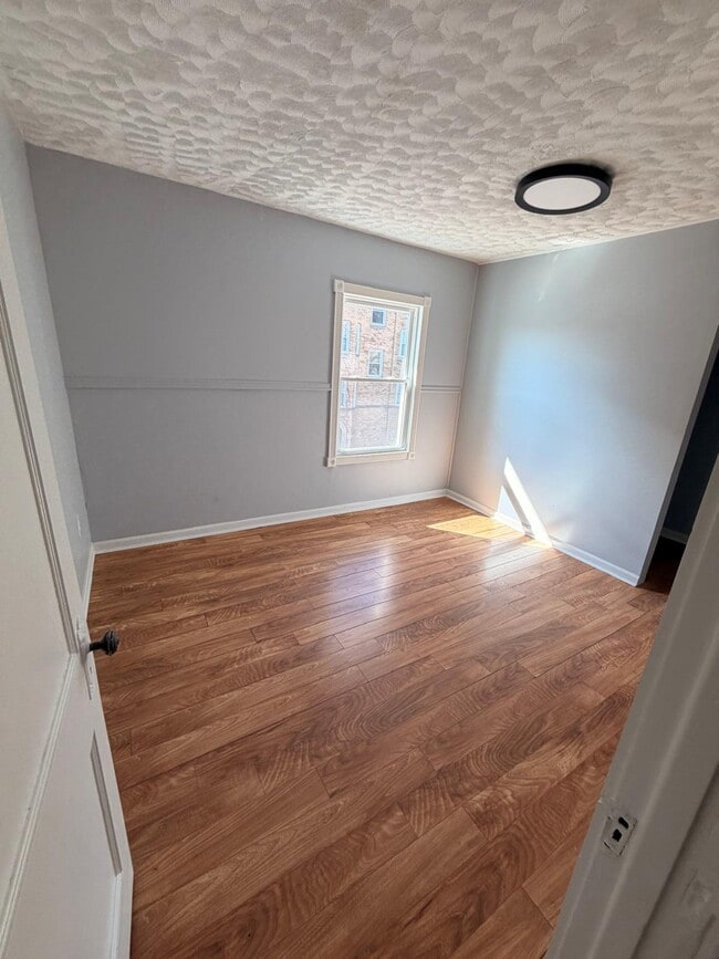 Building Photo - 7840 S Saginaw Ave