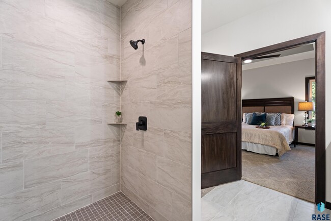 Building Photo - 1107 S Foss Ave