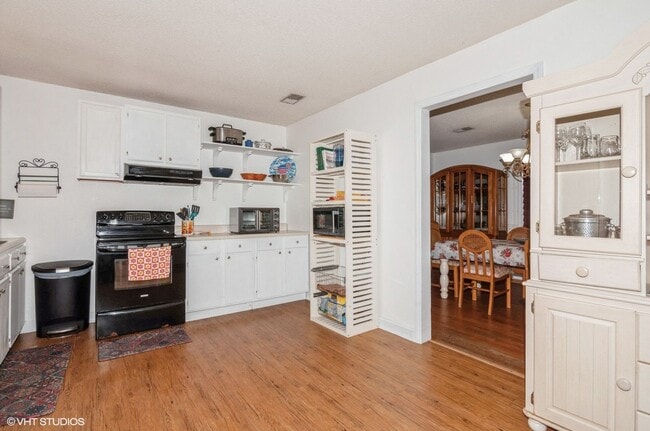 Building Photo - Long or Short term , NO HOA, fully furnished rental in SC!