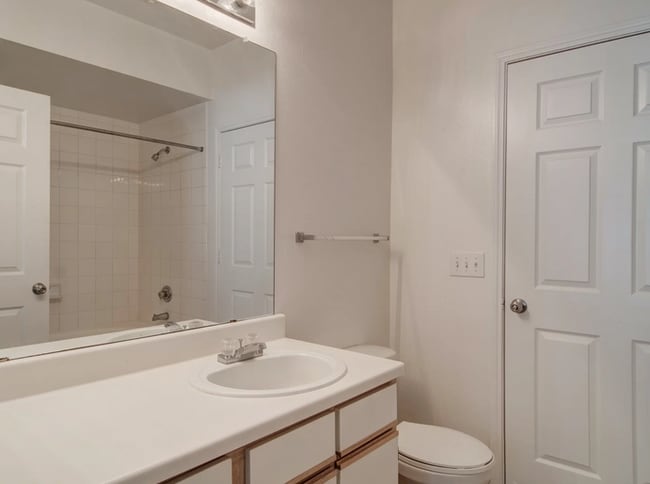 Building Photo - 402 Grand Pkwy