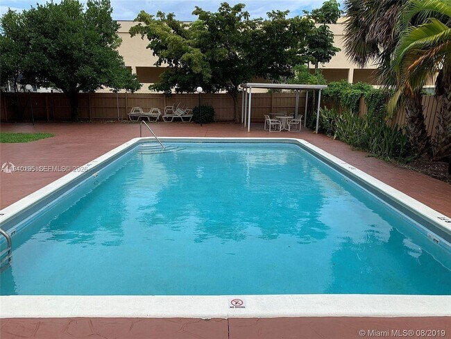 Building Photo - 16751 NE 9th Ave