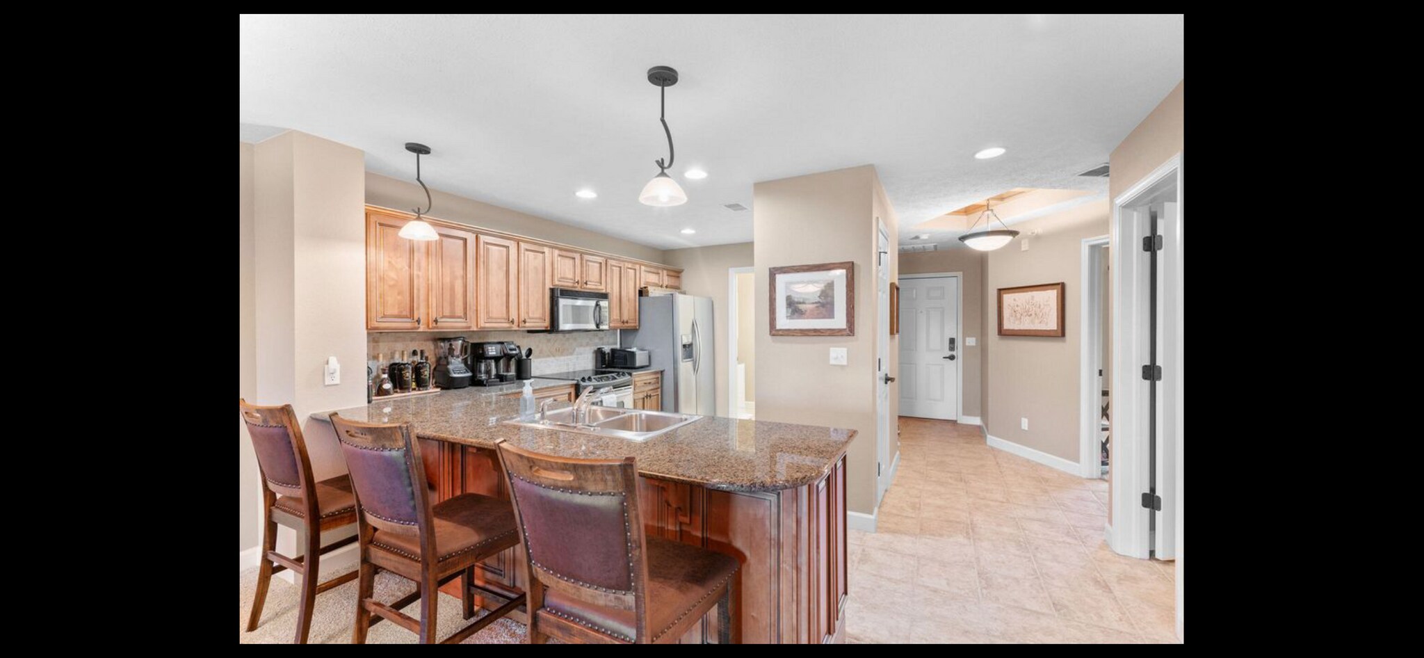 Building Photo - 250 Lakewood Dr