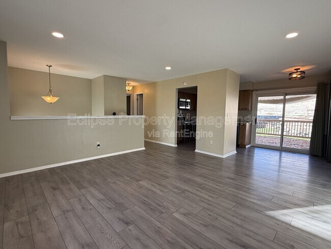 Building Photo - 2810 Bookcliff Ave