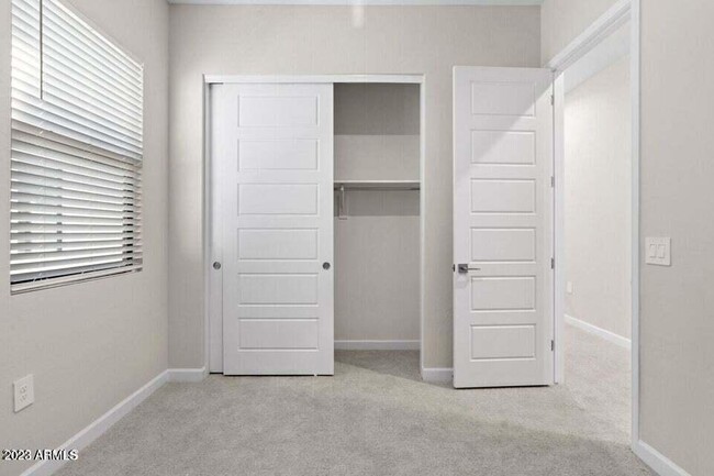Building Photo - 4815 E Village Dr