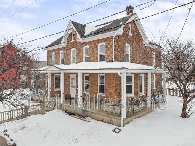 Building Photo - 1001 Pope Ave