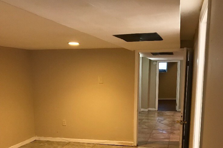 Building Photo - 3522 Greenspring Ave