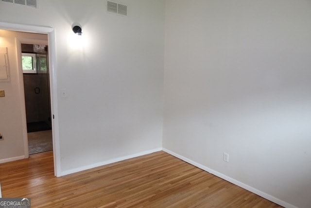 Building Photo - 39 Willow Dr