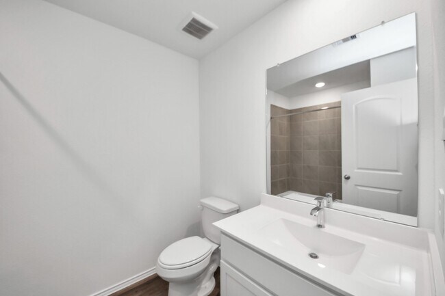 Building Photo - 6127 Ginevra Summers Dr