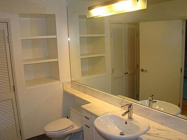 Building Photo - Gorgeous Condo in East Village!