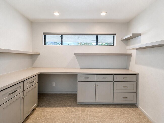 Building Photo - 4 Saturn Cir