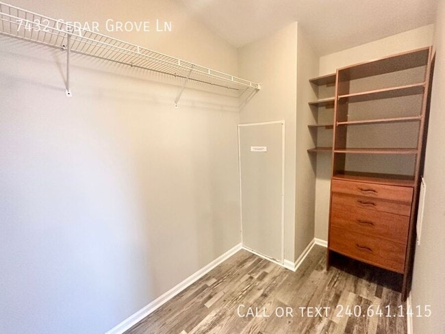 Building Photo - 7432 Cedar Grove Ln