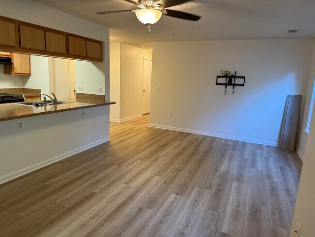 Building Photo - 14201 Woolen Oak Ct