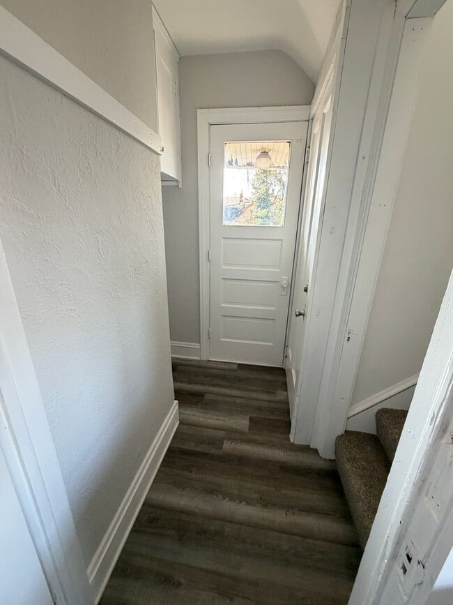 Building Photo - 14102 Glenside Rd