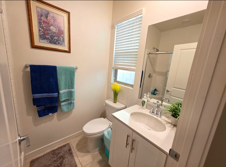 Building Photo - 2610 E Embry Ln