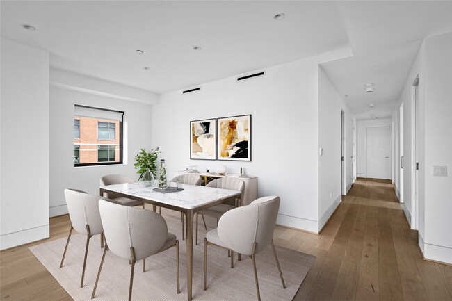 Building Photo - 2406 Tangley St