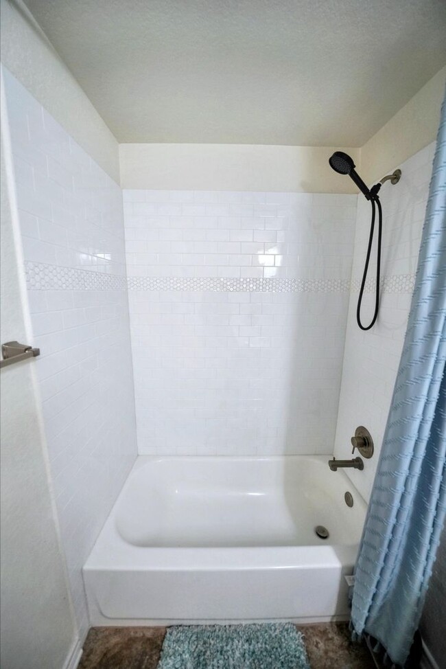 Building Photo - Charming 3-Bedroom Home in Meadows of Copp...