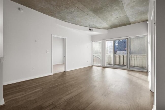 Building Photo - 250 Pharr Rd NE