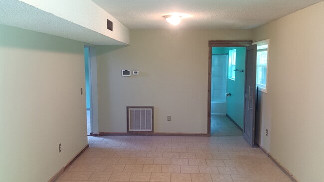 Building Photo - 7819 Peppercorn Ln
