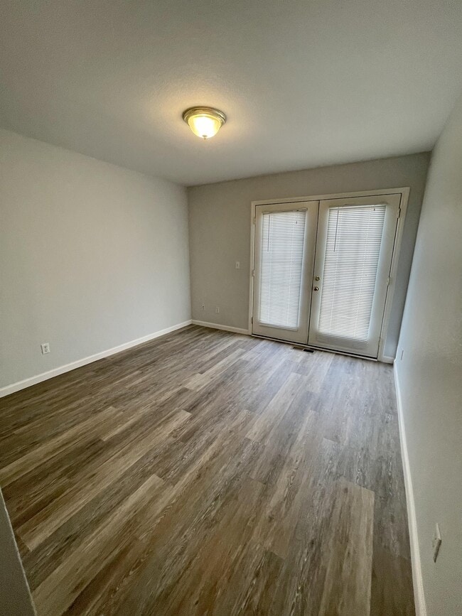 Building Photo - 473 NE Conifer Blvd