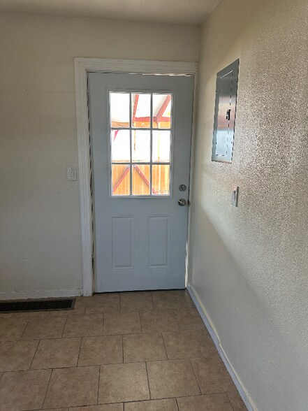 Building Photo - 3210 S Ammon Rd