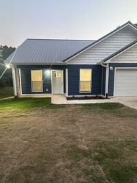 Building Photo - NEW CONSTRUCTION 3 BED 2 BATH HOUSE ON AN ...