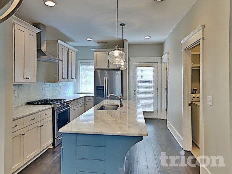 Building Photo - 1244 Hillwood Private Cove