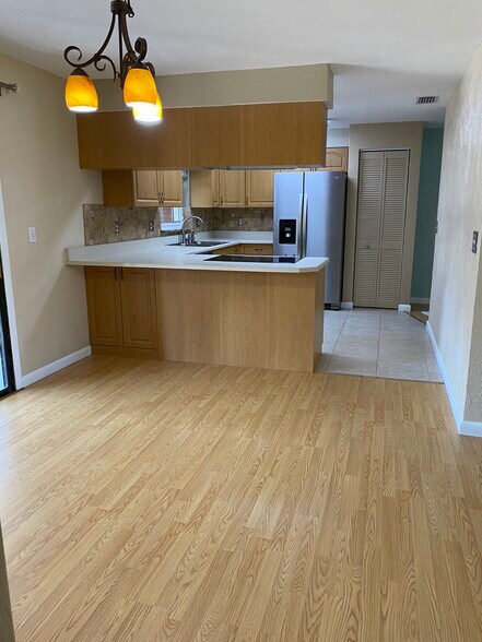 Building Photo - 533 Legume Drive