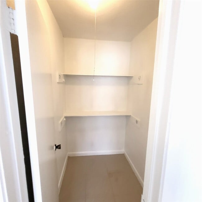 Building Photo - 17223 Artwood Ln