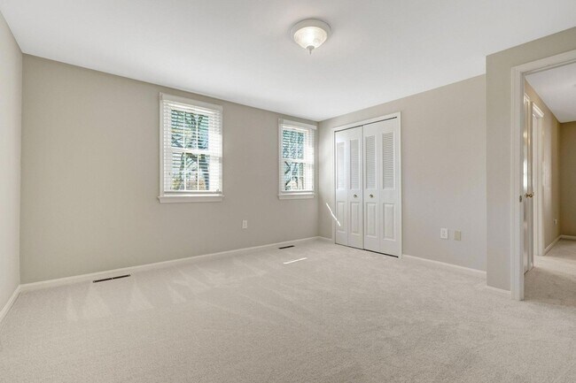 Building Photo - 2015 Freedom Ln