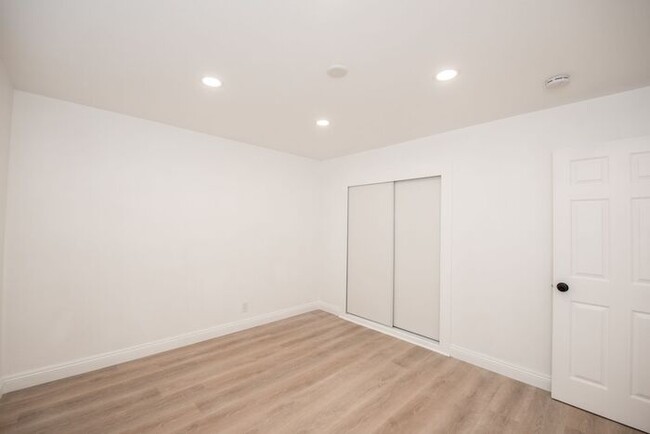 Building Photo - Mesa Verde | Recently Remodled 2 Bedroom A...