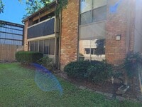 Building Photo - 5665 Birchmont Dr