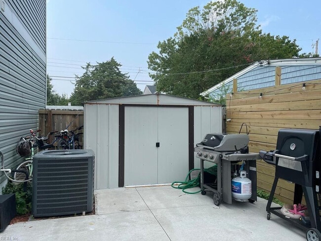 Building Photo - 1849 Steve Ln