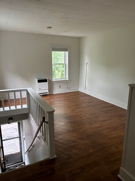 Building Photo - 237 M Aly