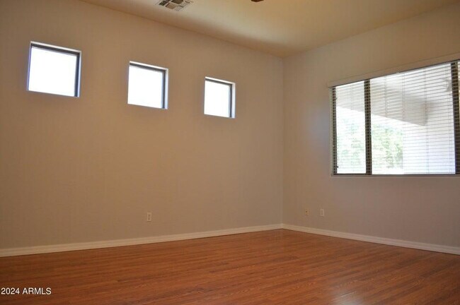 Building Photo - 4132 E Carriage Ct