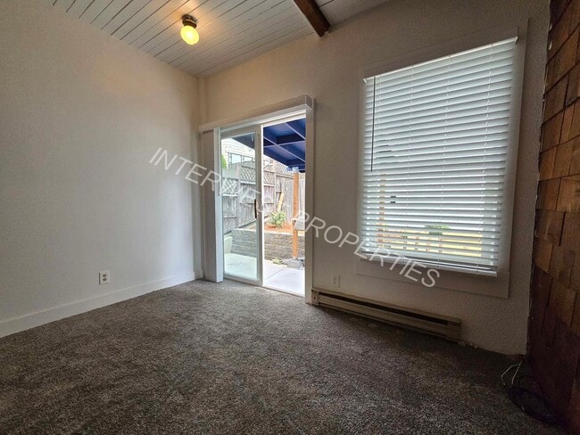 Building Photo - Recently Remodeled 2 Bd Home in Kalama with W/D Hookups!