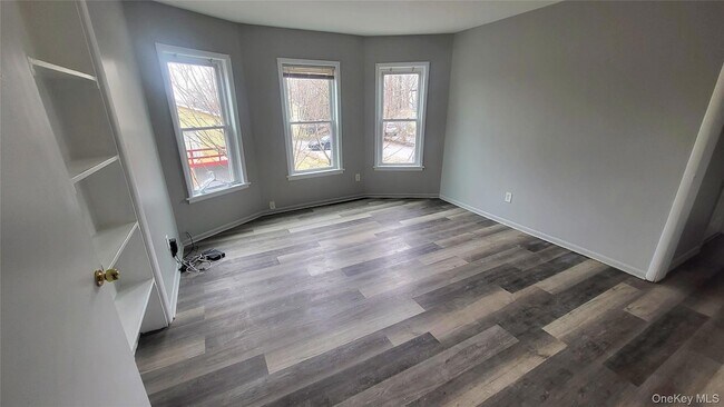 Building Photo - 174 South Ave