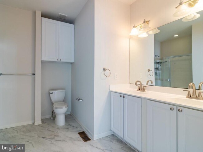Building Photo - 31171 Mills Chase Dr