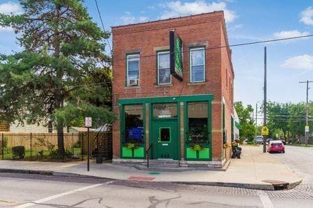 Building Photo - 106 E Gates St