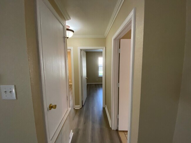 Building Photo - 9647 Kennebec Way