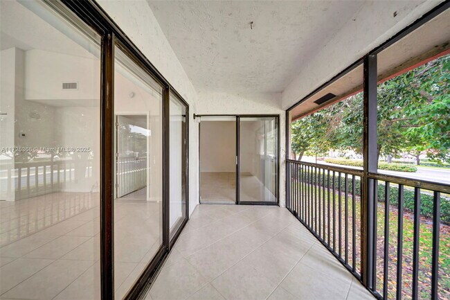Building Photo - 204 Congressional Way