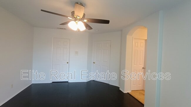 Building Photo - 1866 Via Capri St