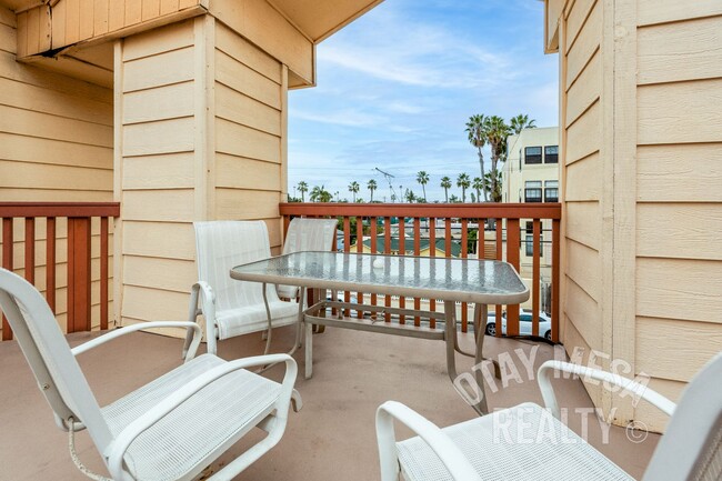 Building Photo - Fully Furnished 2BD/1BA Condo – Ideal for Traveling Professionals