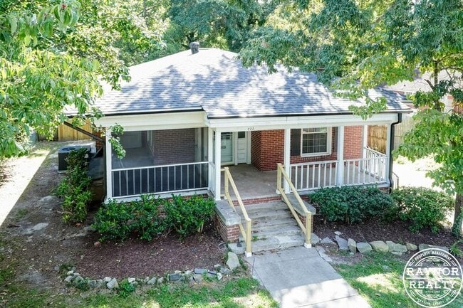 Primary Photo - 223 S Main St