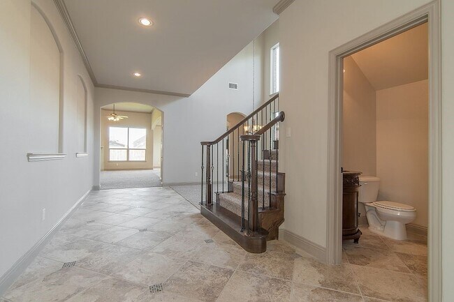 Building Photo - 917 Lake Meadow Ln