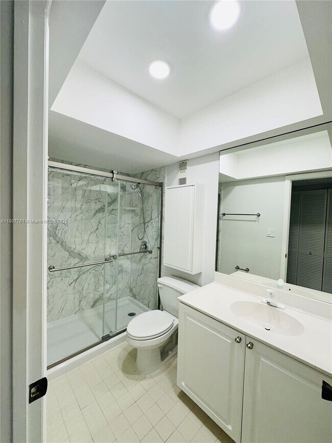 Building Photo - 3111 Pass a Grille Way
