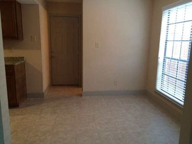 Building Photo - Frisco - 3/2 half duplex, 2-story, 2-car g...