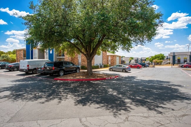 Building Photo - The Chase Apartments